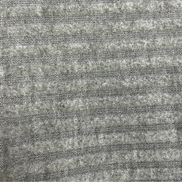 Lily Morgan light grey knit pullover. - Picture 4 of 6